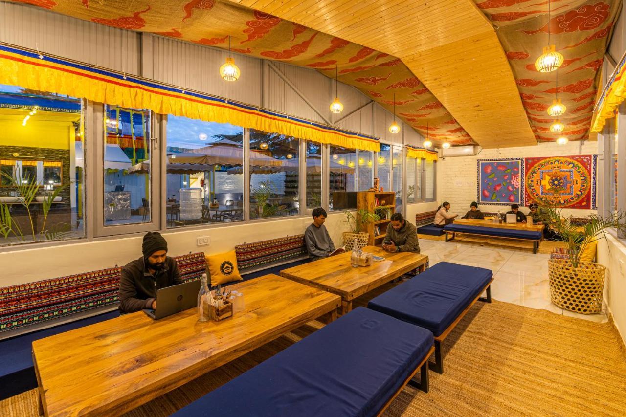 The Hosteller Mcleodganj, Mall Road Мак-Леод-Гейндж Экстерьер фото