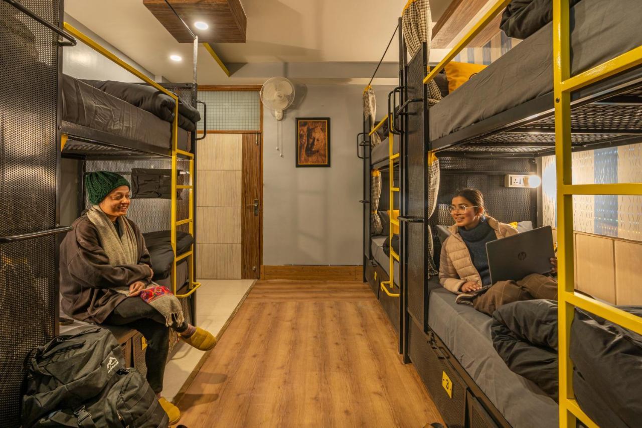 The Hosteller Mcleodganj, Mall Road Мак-Леод-Гейндж Экстерьер фото