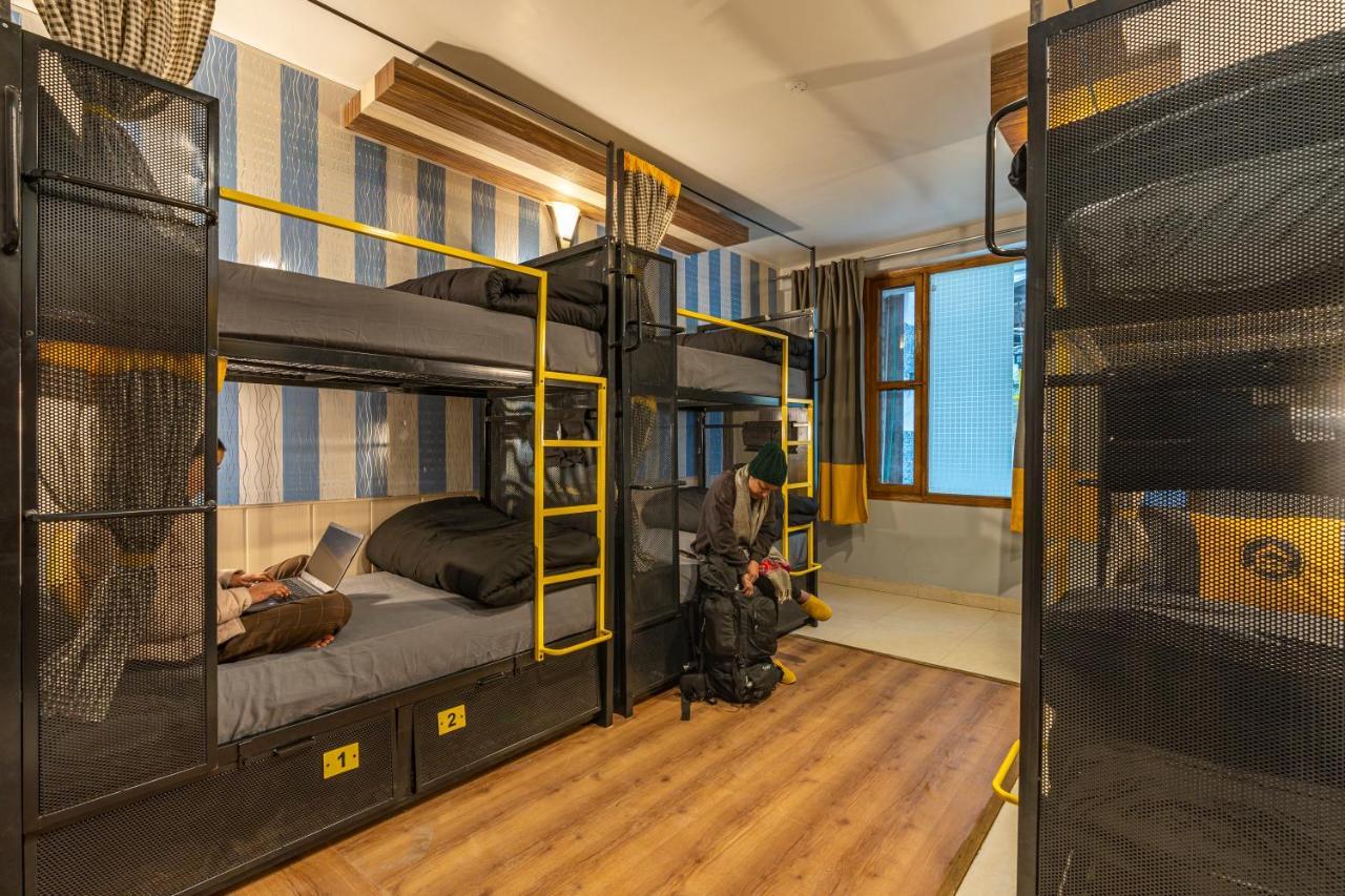 The Hosteller Mcleodganj, Mall Road Мак-Леод-Гейндж Экстерьер фото