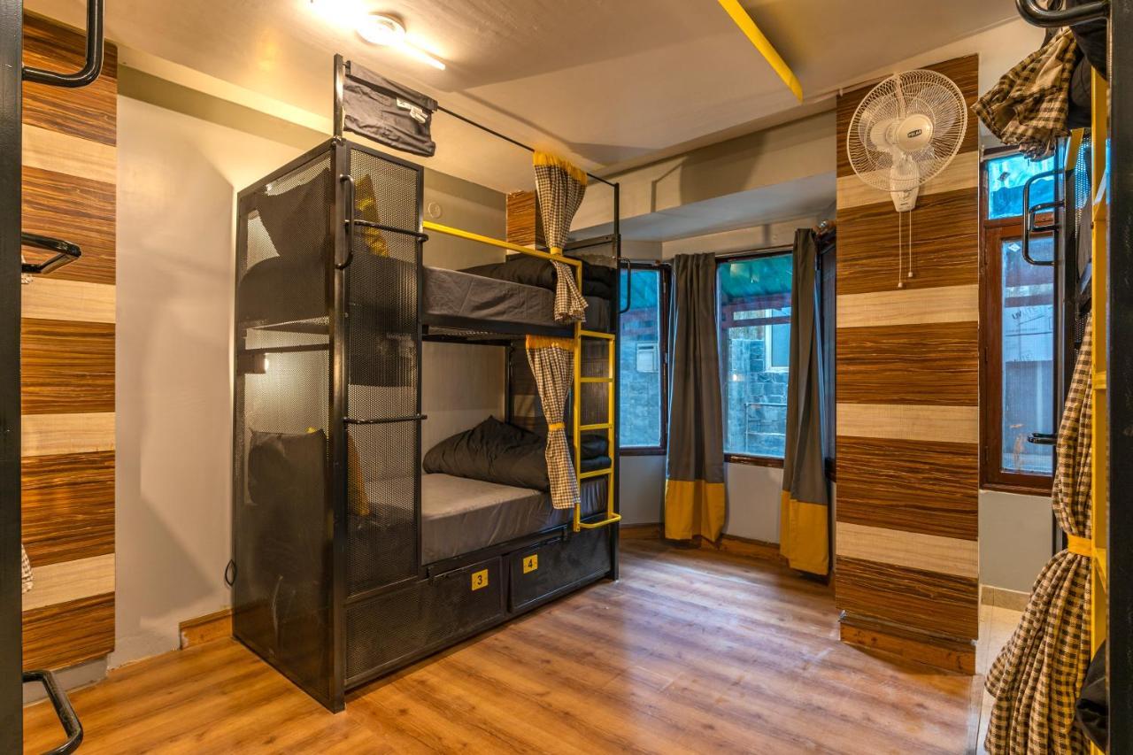 The Hosteller Mcleodganj, Mall Road Мак-Леод-Гейндж Экстерьер фото