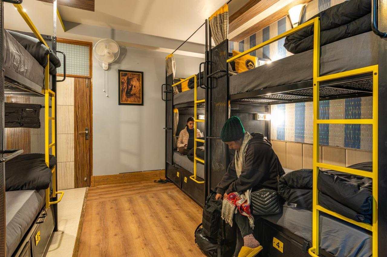 The Hosteller Mcleodganj, Mall Road Мак-Леод-Гейндж Экстерьер фото