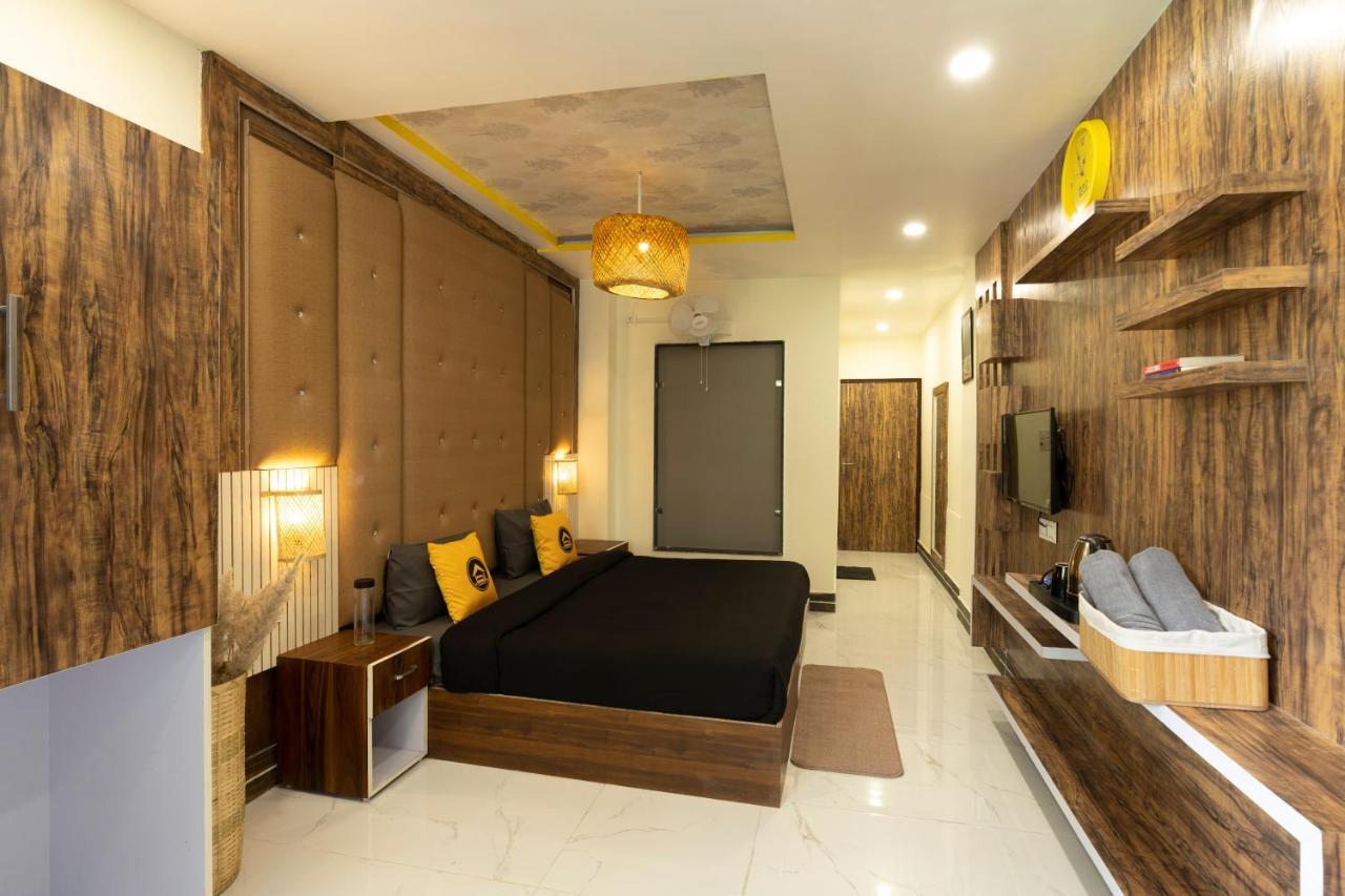 The Hosteller Mcleodganj, Mall Road Мак-Леод-Гейндж Экстерьер фото