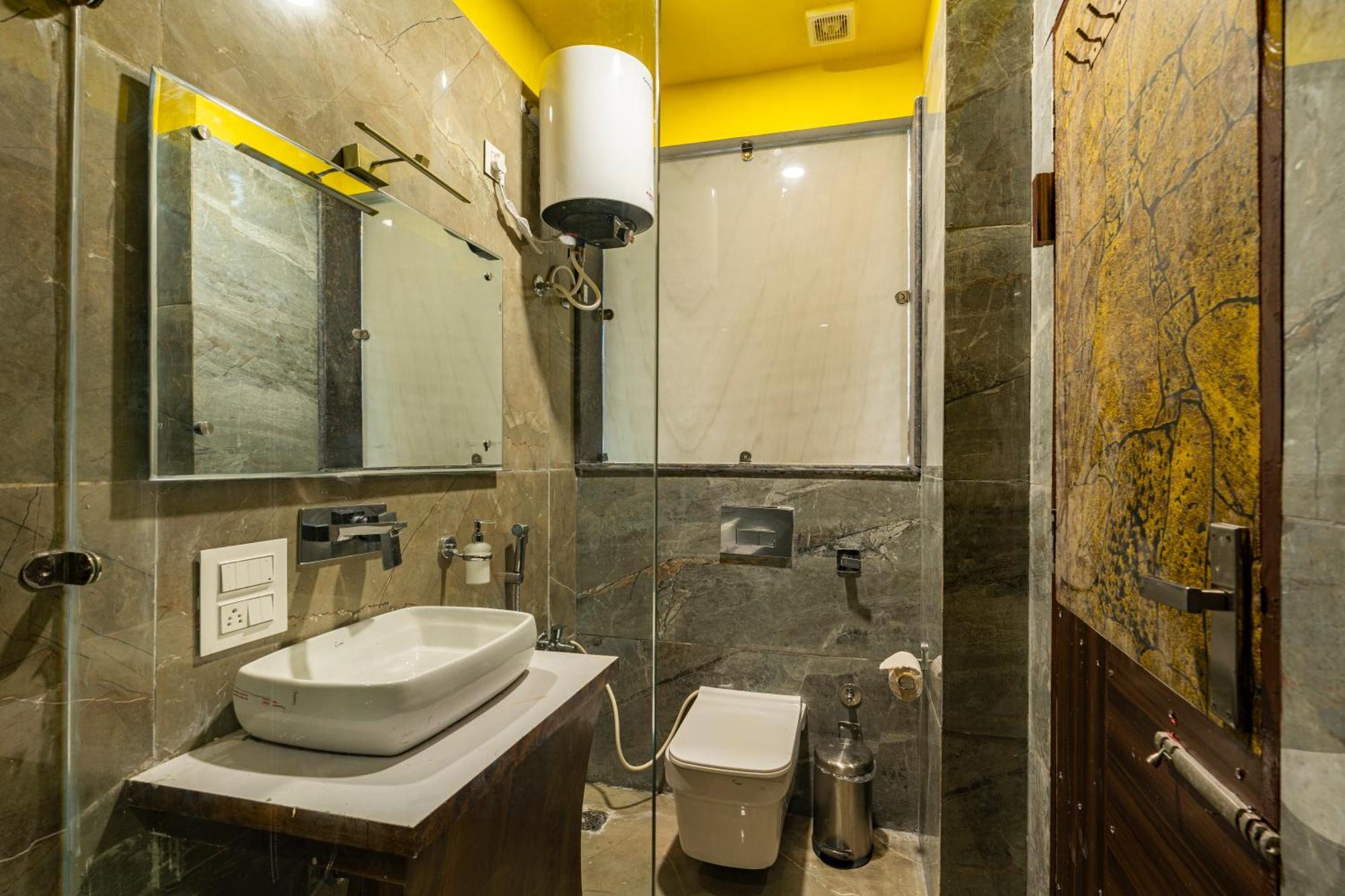 The Hosteller Mcleodganj, Mall Road Мак-Леод-Гейндж Экстерьер фото